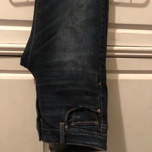 Women’s bundle/lot of jeans. Sizes are in pictures
